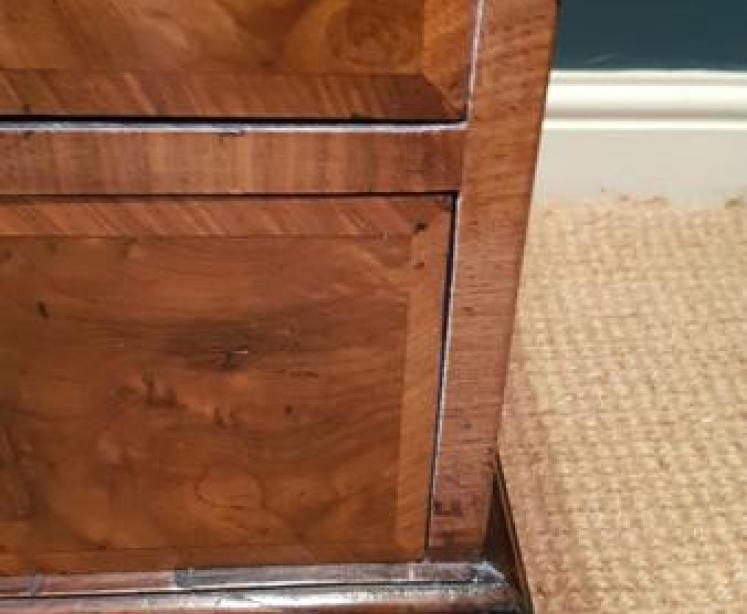 Fine Quality George III Bachelor's Chest - Image 6