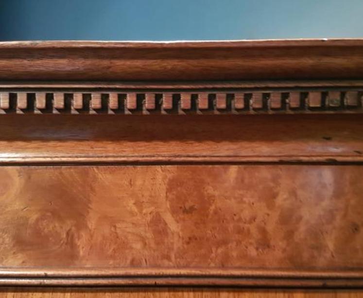 Fine Quality Georgian Walnut Chest on Stand - Image 4