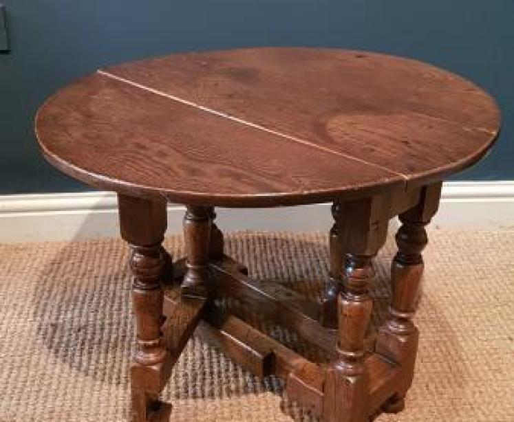 Small George III Style Occasional Oak Table - Image 3