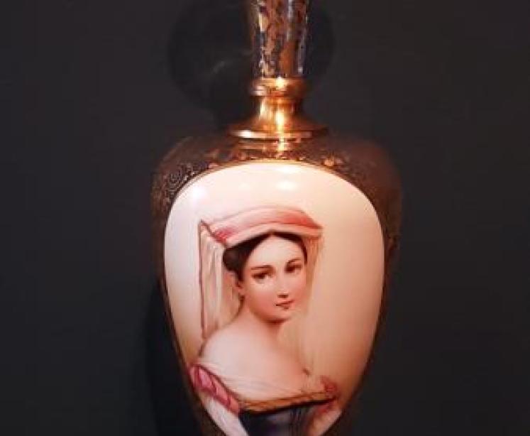 Pair of Fine Quality Bohemian Portrait Vases - Image 2