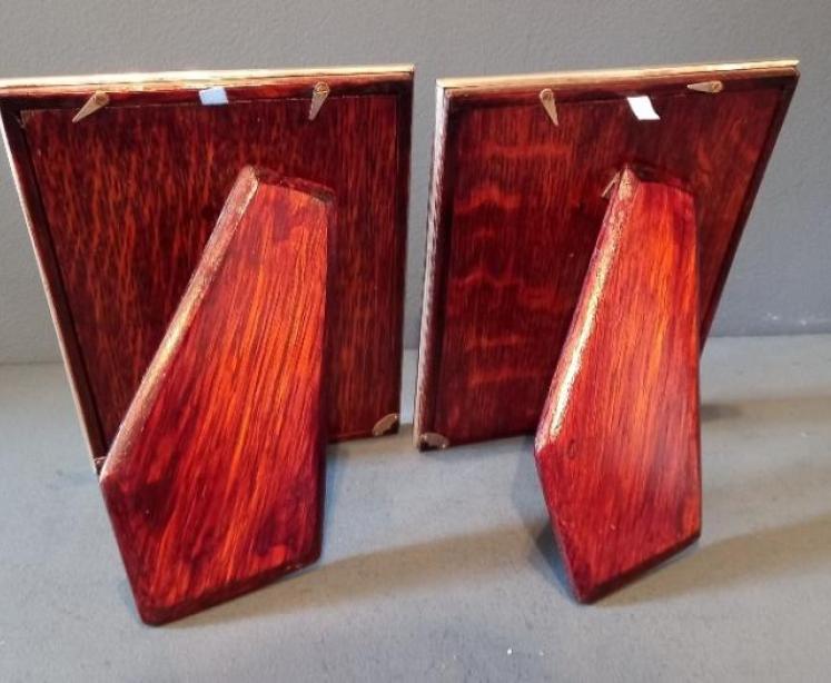 Matching Pair of George V Period Engine Turned Photo Frames - Image 4