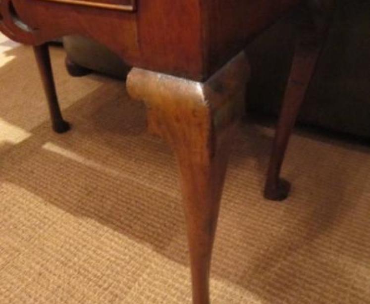 Superb Queen Anne Period Walnut Inlaid Lowboy - Image 3