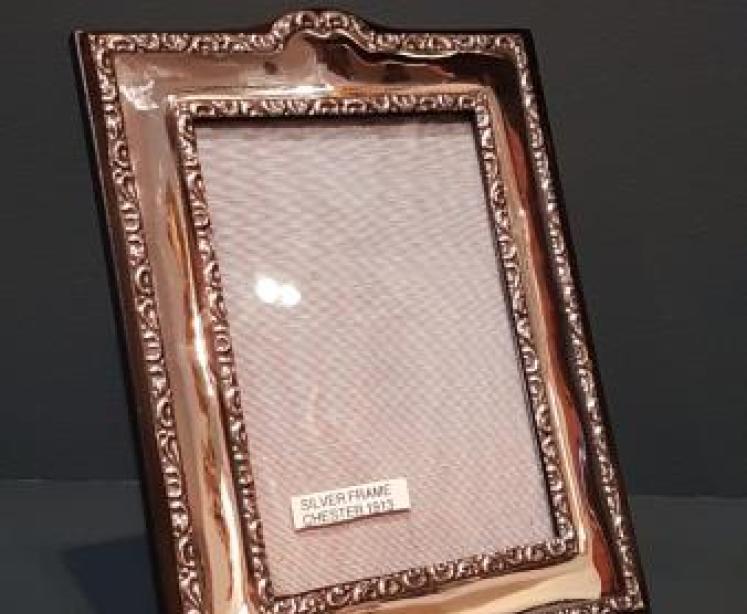 George V Chester Silver Photo Frame  - Image 2