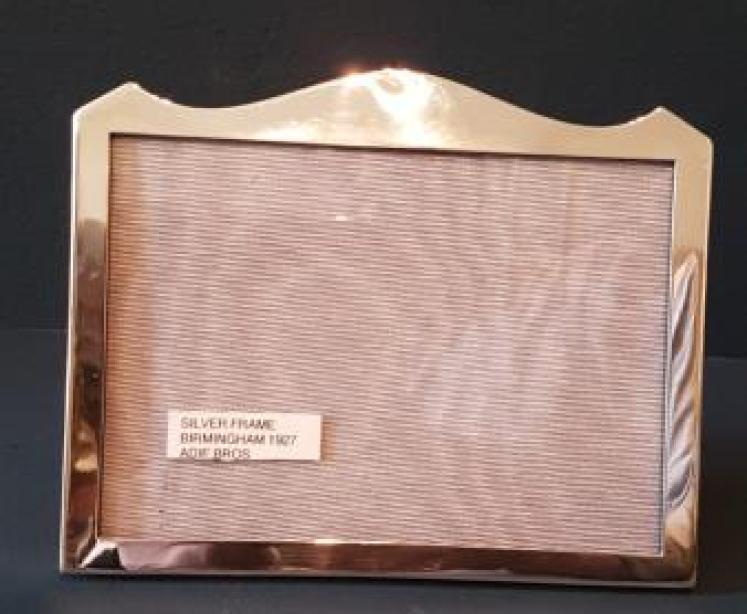 George V Silver Portrait Picture Frame  - Image 5