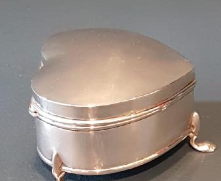 George V Silver Heart Shaped Ring Box - Image 2