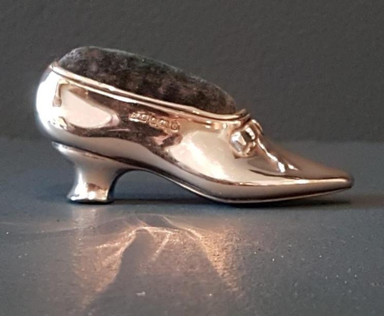 Levi and Salaman Silver Court Shoe Pin Cushion - Image 5
