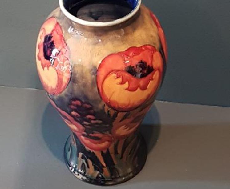 Impressive Moorcroft Big Poppy Vase - Image 4