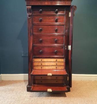 Fine Quality Early Victorian Wellington Chest