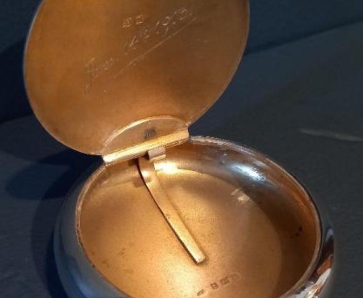 George V Period Silver Squeeze Tobacco Box - Image 3