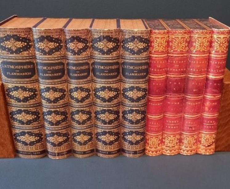 Pair of Mouseman Adzed Oak Bookends - Image 4