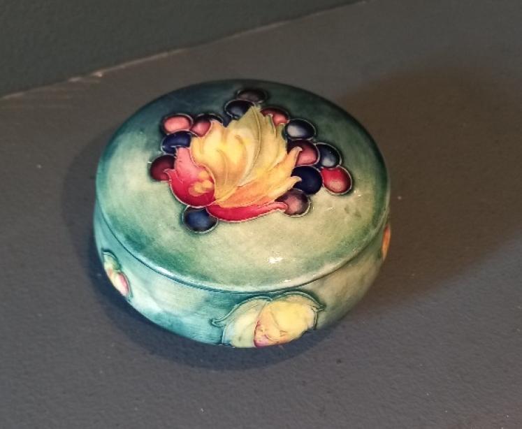 Moorcroft Leaf & Berries Lidded Dish - Image 1
