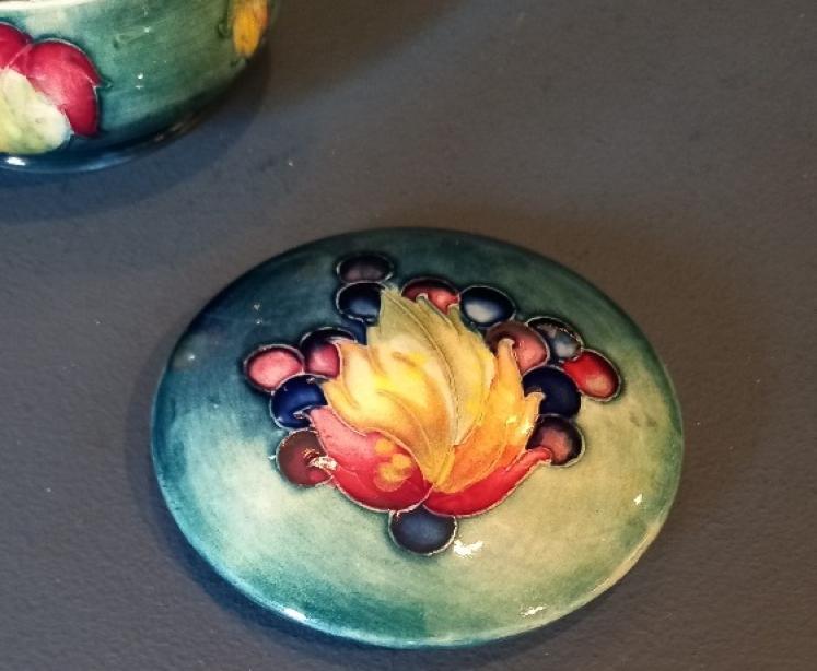 Moorcroft Leaf & Berries Lidded Dish - Image 3