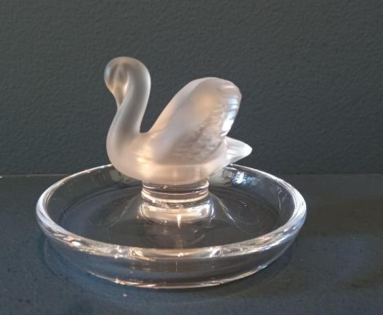 Lalique Opalescent Swan Ring/Pin Dish - Image 1