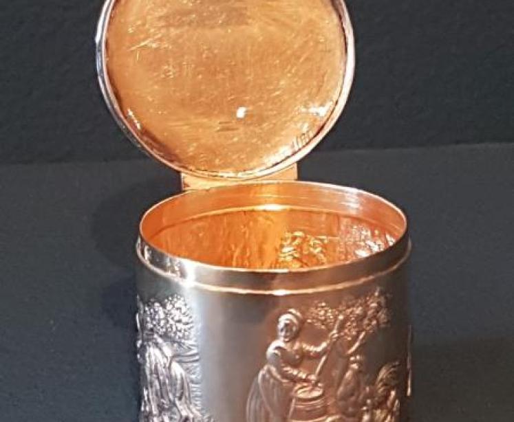 Fine Quality Silver Gilt and Agate Table Box - Image 2