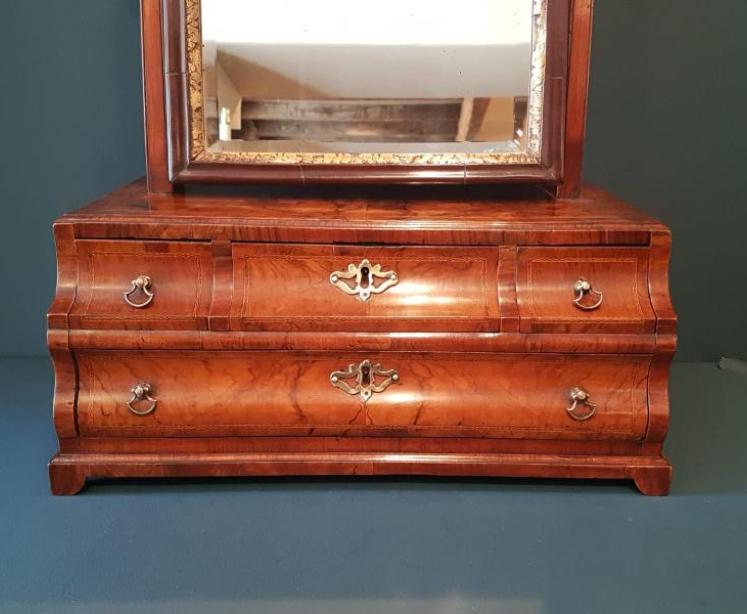 George I Walnut Toilet Mirror - Image 3