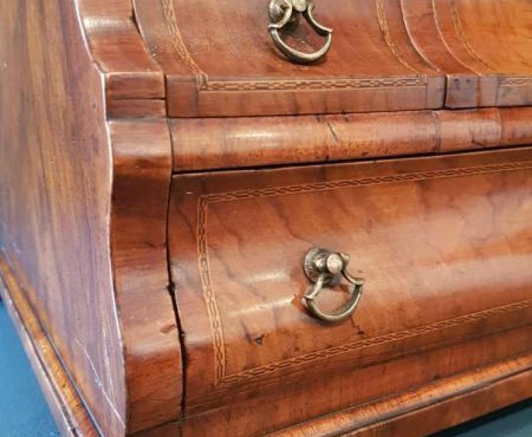 George I Walnut Toilet Mirror - Image 4