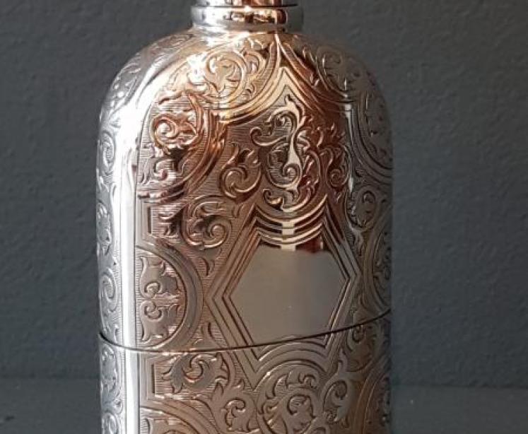 Fine Quality Early Victorian Silver Hip Flask - Image 6
