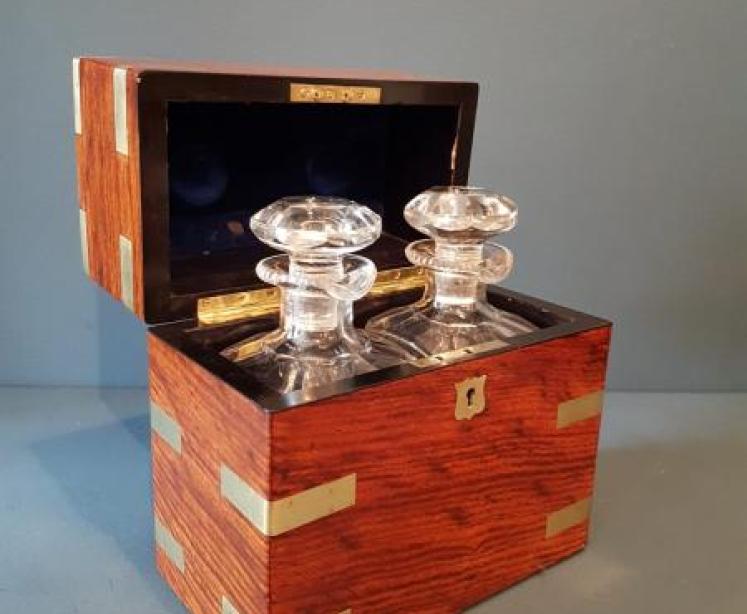 Early Victorian Oak Two Bottle Tantalus Box - Image 2