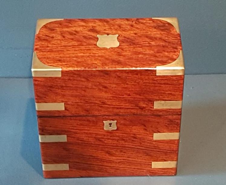 Early Victorian Oak Two Bottle Tantalus Box - Image 4