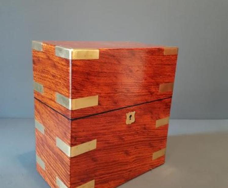 Early Victorian Oak Two Bottle Tantalus Box - Image 6