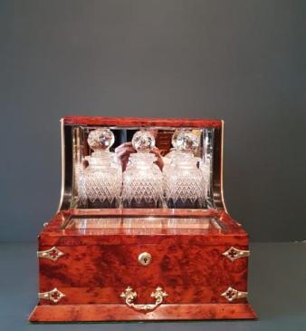 Superb Victorian Amboyna Gentleman's After Dinner Tantalus