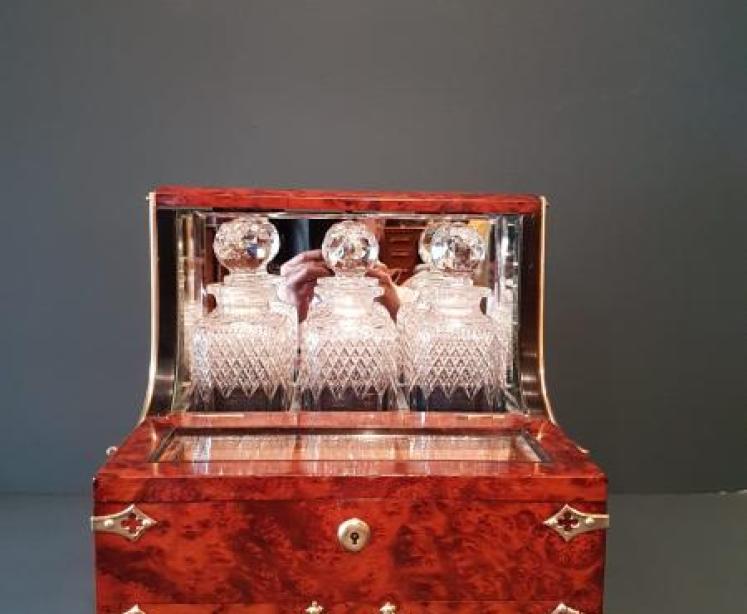 Superb Victorian Amboyna Gentleman's After Dinner Tantalus - Image 1