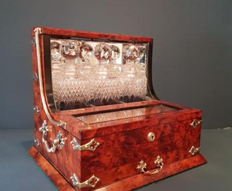 Superb Victorian Amboyna Gentleman's After Dinner Tantalus - Image 2
