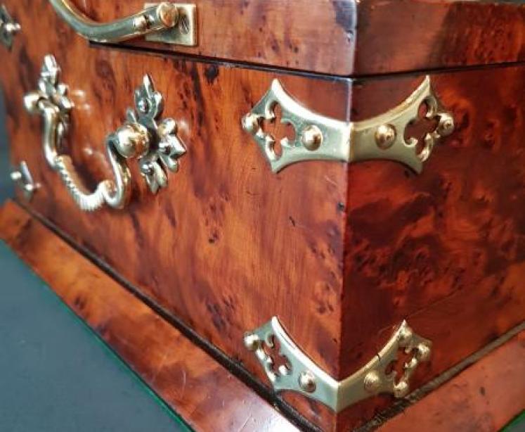 Superb Victorian Amboyna Gentleman's After Dinner Tantalus - Image 5