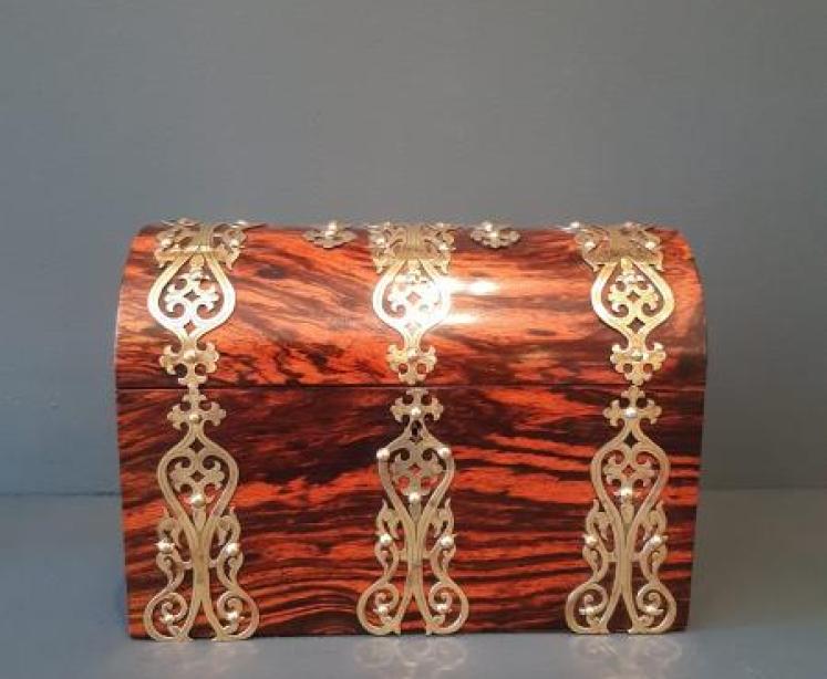 Fine Quality Early Victorian Coromandel Tea Caddy  - Image 1