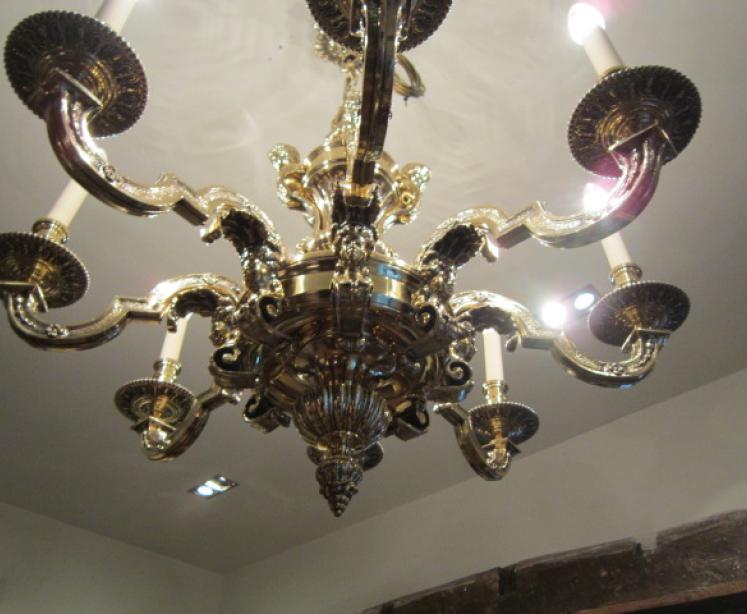 Stunning 19th Century Bronze Louis XIV Style Chandelier - Image 2