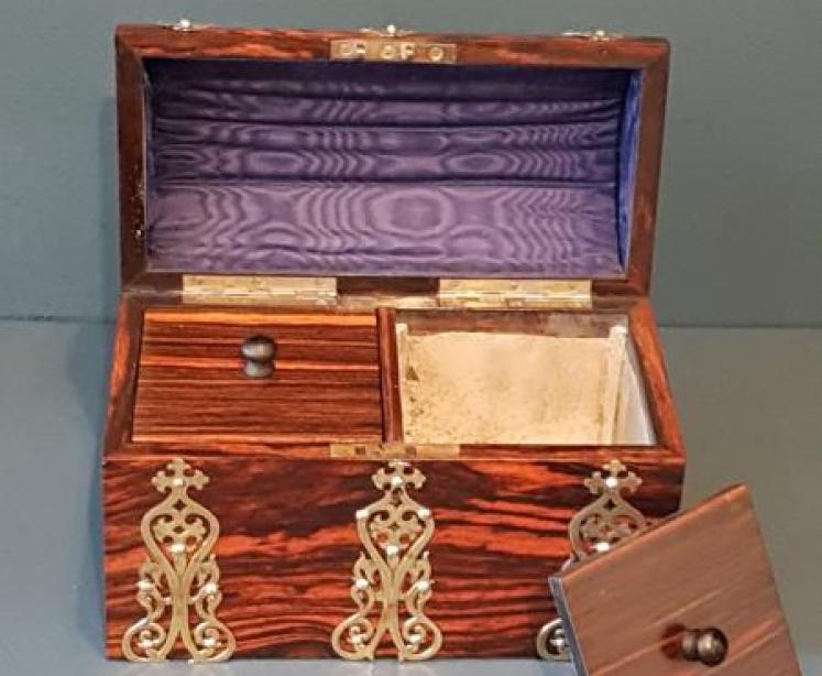 Fine Quality Early Victorian Coromandel Tea Caddy  - Image 3