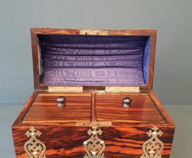 Fine Quality Early Victorian Coromandel Tea Caddy  - Image 4