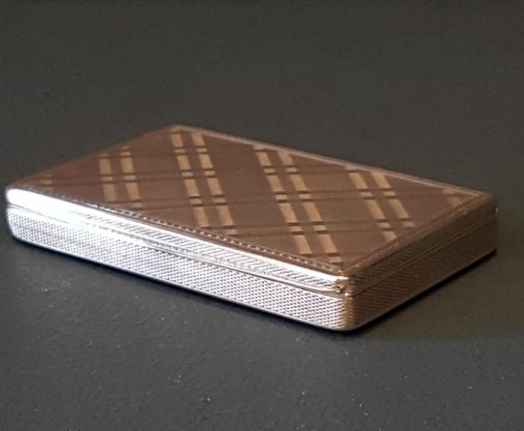 Silver Engine Turned Tartan Design Card Case  - Image 4