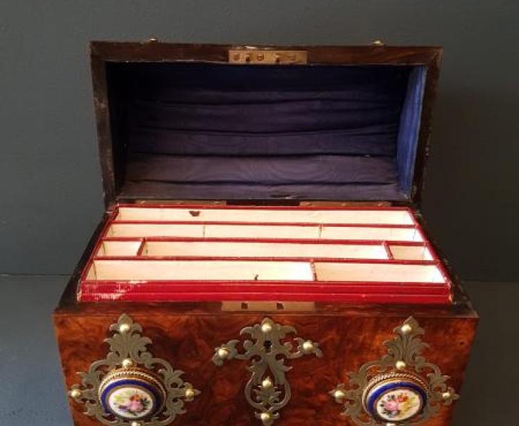 Victorian Walnut Letter Casket - Image 6