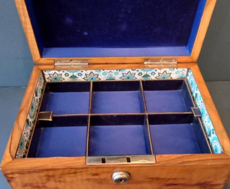 Mid Victorian Olive Wood Jewellery Box - Image 4