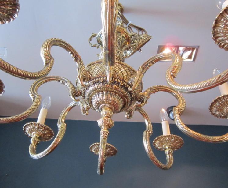 Superb Edwardian Cast Bronze Eight Arm Chandelier - Image 2