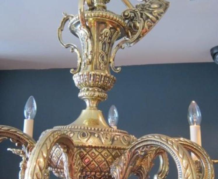 Superb Edwardian Cast Bronze Eight Arm Chandelier - Image 3