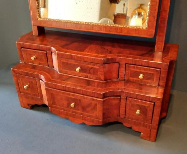 Superb George II Period Walnut Toilet Mirror - Image 2