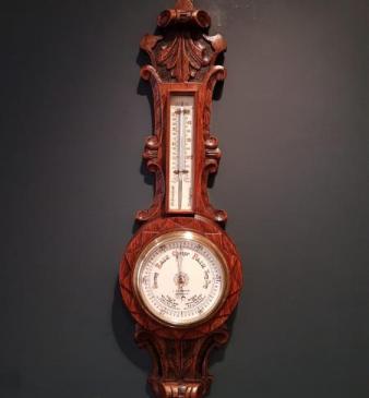 Small Victorian Oak Banjo Barometer