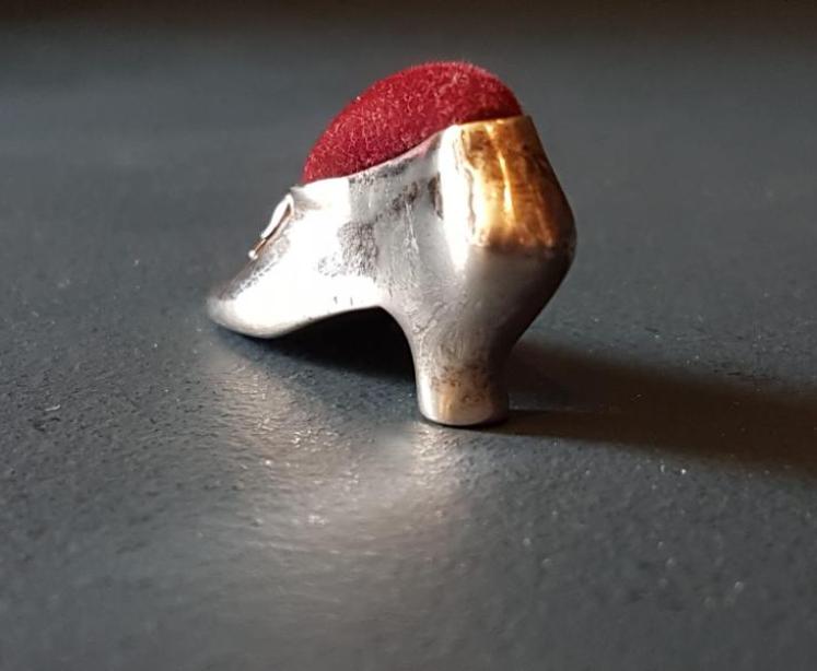 Small Silver Ladies Shoe Pin Cushion - Image 6
