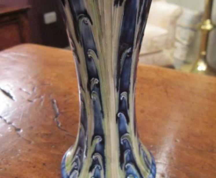 Art Nouveau McIntyre Moorcroft Tulip Panel Vase - Image 2