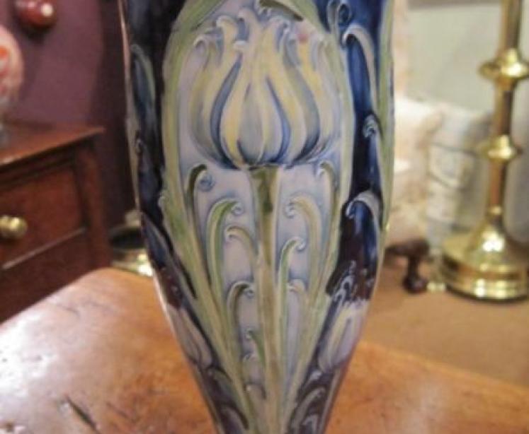 Art Nouveau McIntyre Moorcroft Tulip Panel Vase - Image 3