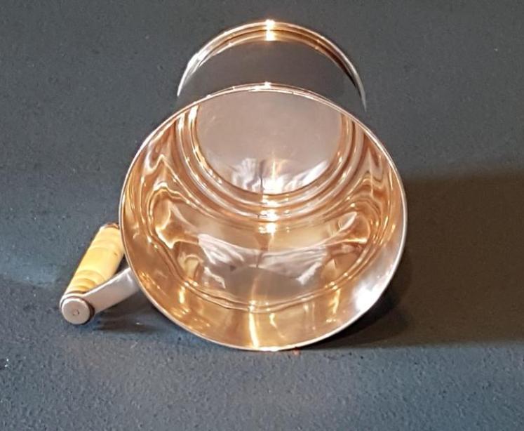 Fine Quality Silver Mug - Image 3