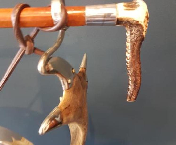 Victorian Country House Deer Antler Dinner Gong - Image 3