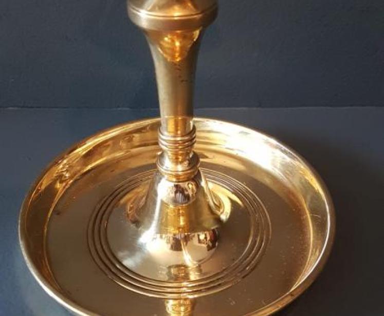 Matching Pair of George III Brass Tavern Candlesticks - Image 4