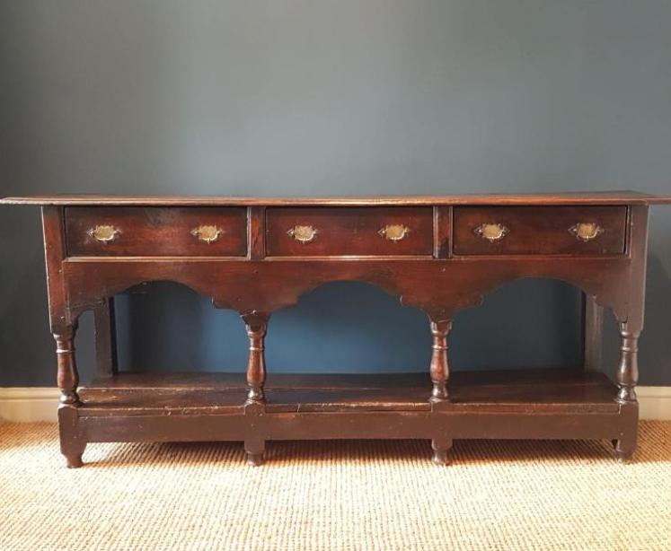 Superb George II Oak Open Pot Board Dresser - Image 1