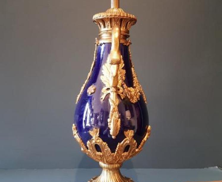 Fine Quality 1920's Porcelain and Ormolu Lamp - Image 7