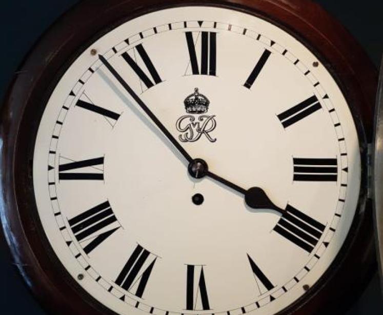 Original GPO Fusee Dial Clock by Elliott - Image 4