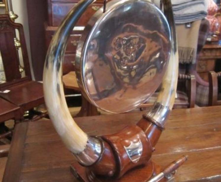 Impressive Mid Victorian Highland Cattle Dinner Gong - Image 5