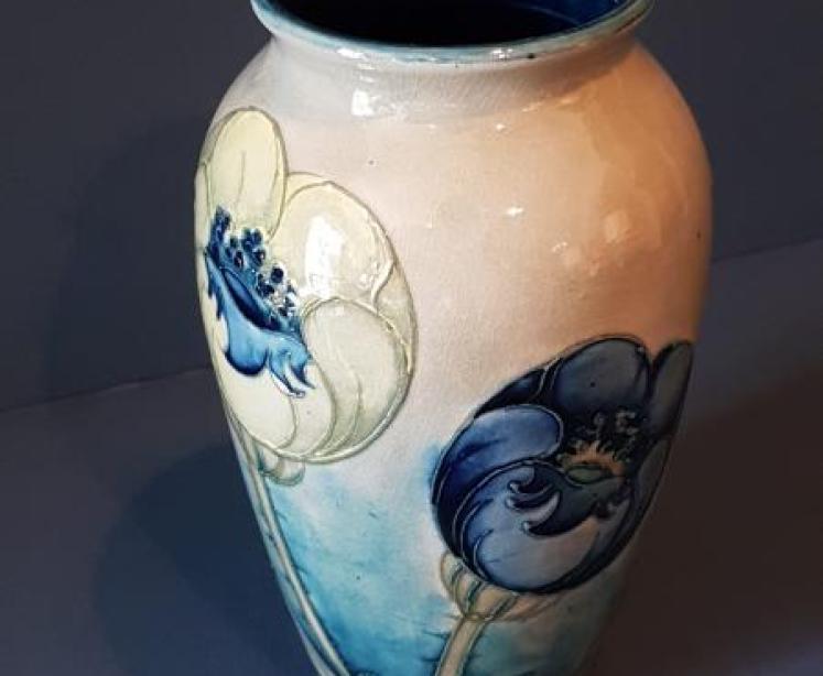 Rare Moorcroft Big Poppy on Celandon Ground Vase - Image 5